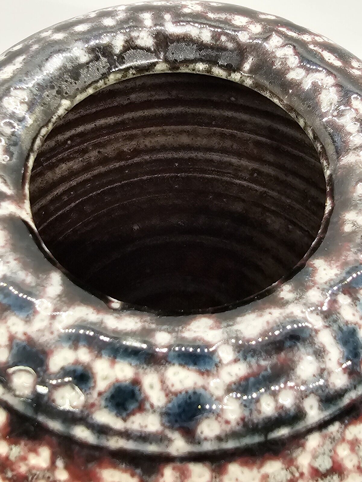 High Quality "Spongeware" Vase Iridescent Red White & Dark Blue Green 7" Tall
