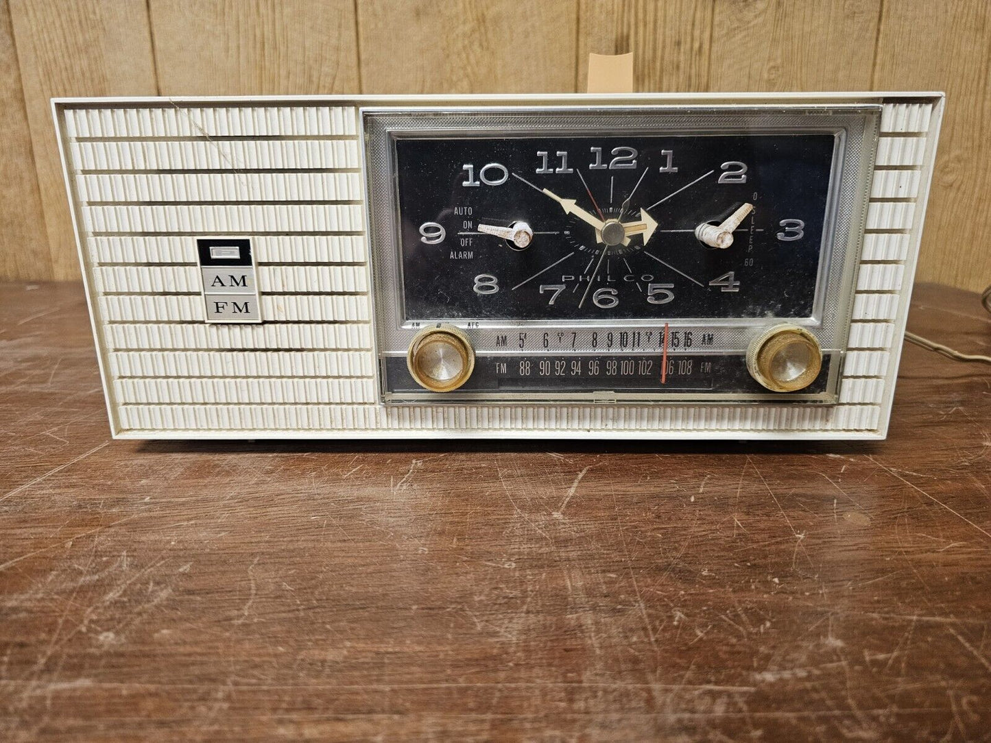Vtg MCM Philco Clock Radio Model L799 In Working Order