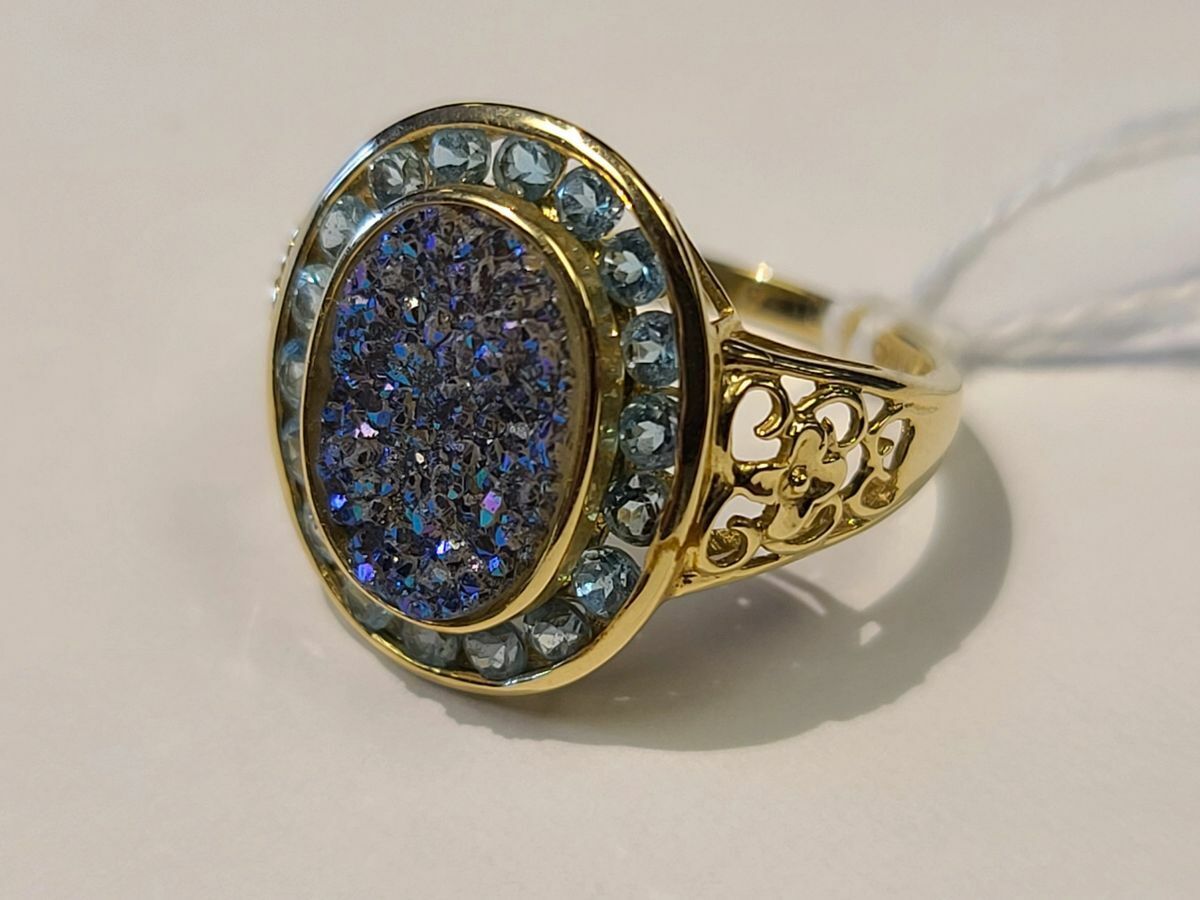 14kt Yellow Gold Ring with Blue Stones