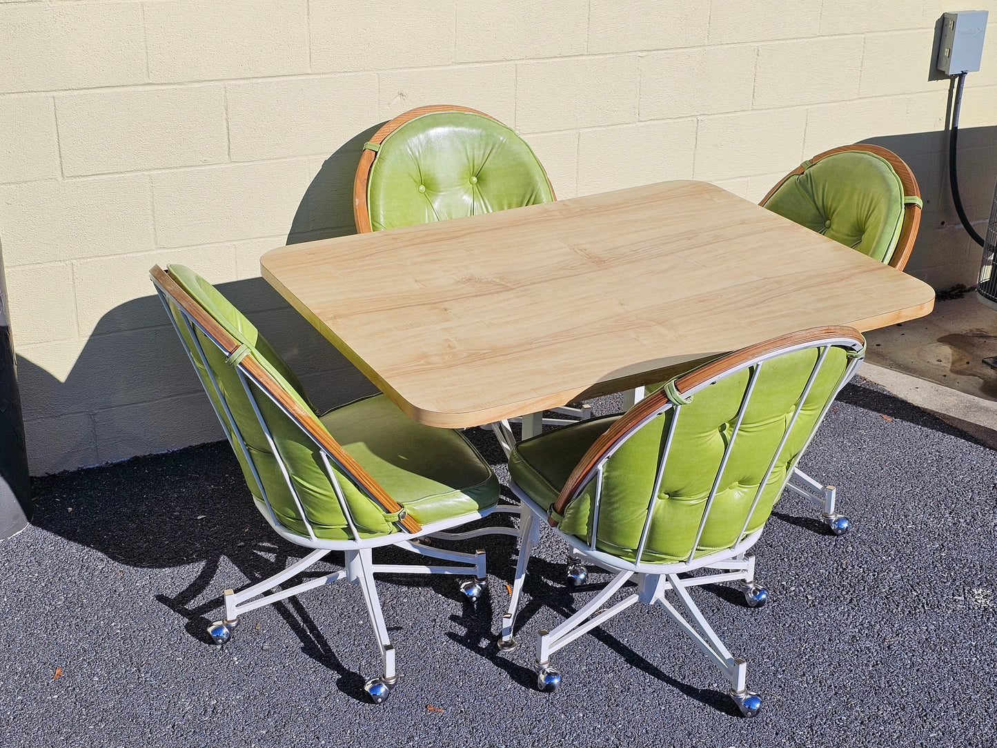 Vtg 1980s Kitchen Table & Metal Swivel Chairs On Rollers With Green Faux Leather Local Pick Up