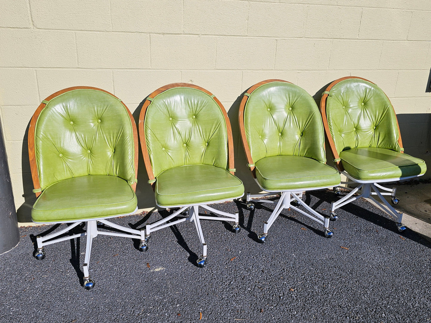 Vtg 1980s Kitchen Table & Metal Swivel Chairs On Rollers With Green Faux Leather Local Pick Up