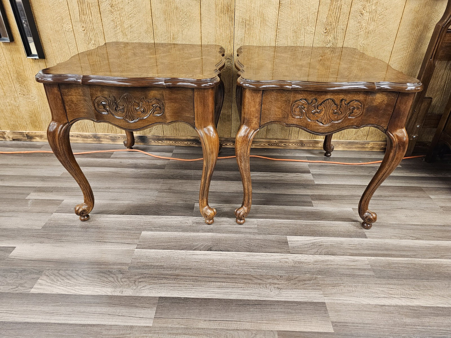 Bernhardt Side Table End Table Pair W Beautiful Burlwood Inlay Scallop Tops