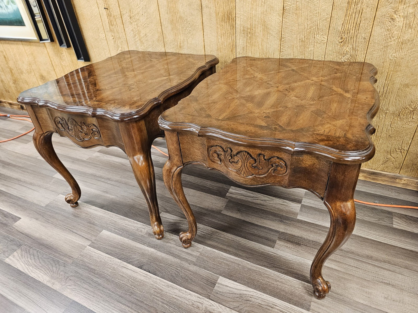 Bernhardt Side Table End Table Pair W Beautiful Burlwood Inlay Scallop Tops
