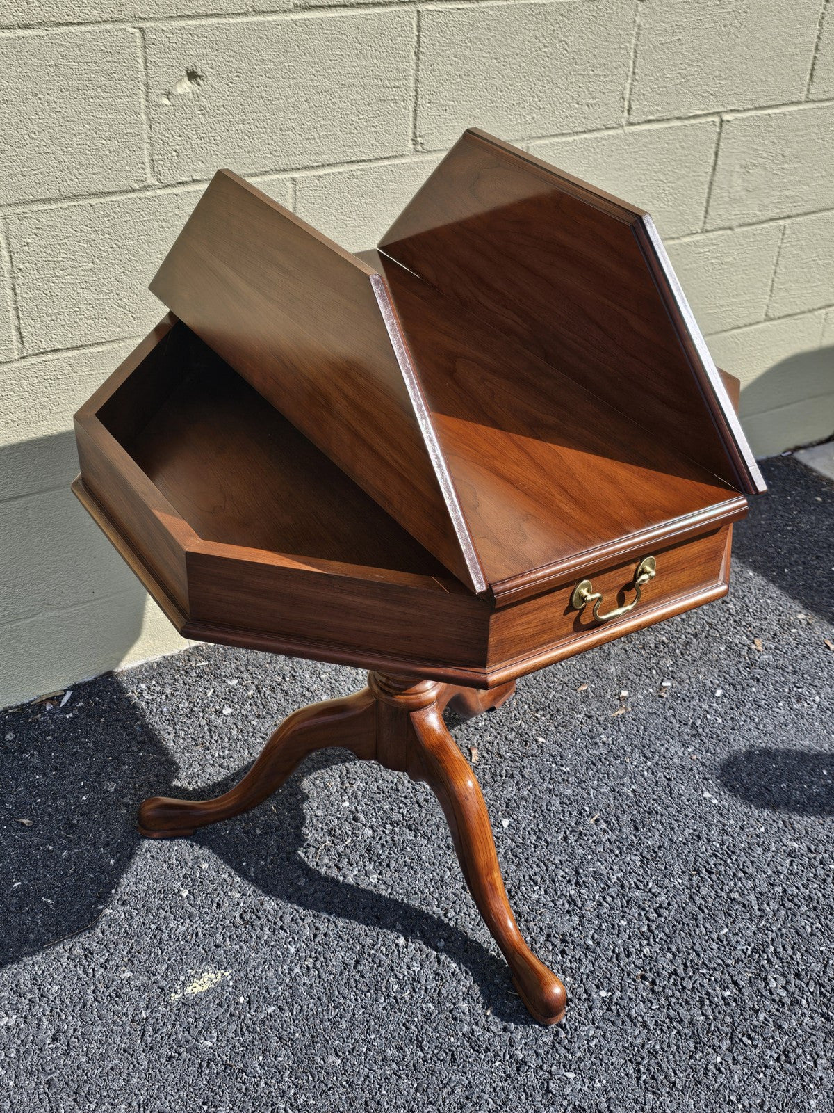 Henkel Harris Jefferson Black Cherry Octagon Flip Top Pedestal Center Side Table