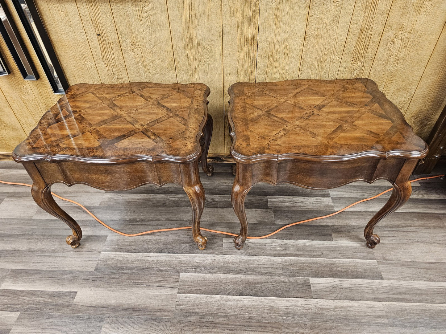 Bernhardt Side Table End Table Pair W Beautiful Burlwood Inlay Scallop Tops