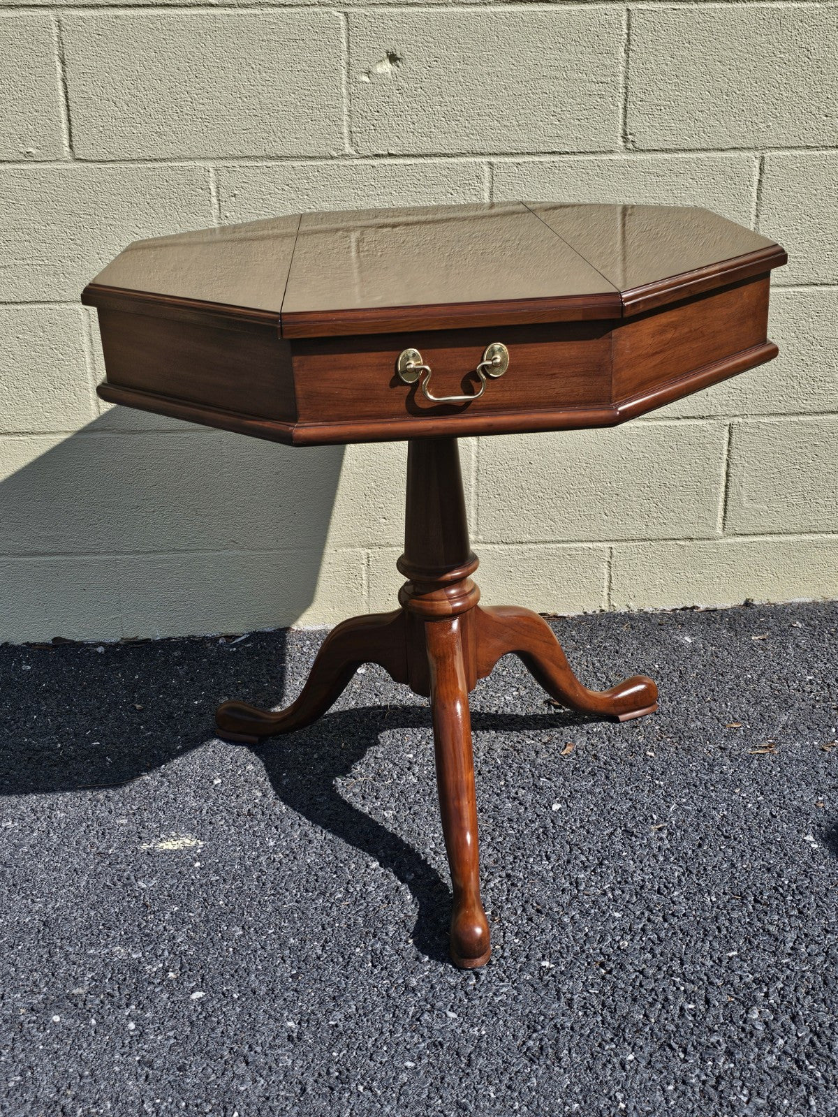 Henkel Harris Jefferson Black Cherry Octagon Flip Top Pedestal Center Side Table