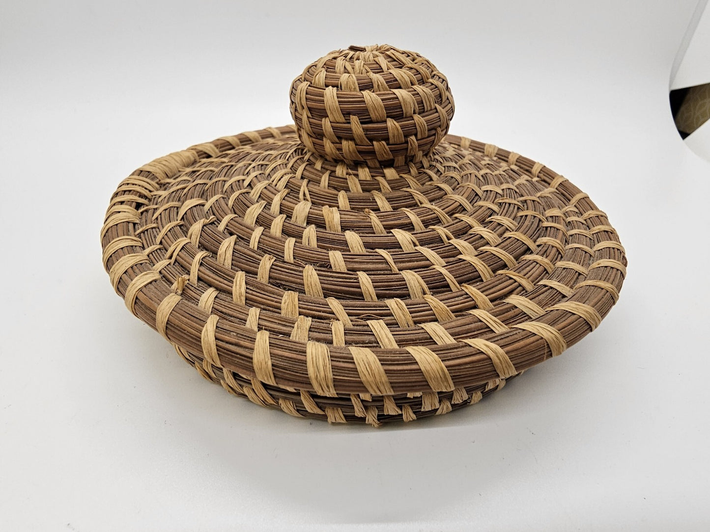 Native American Pine Needle Spiral Lidded Basket Great Quality 5" Tall X 7" Wide
