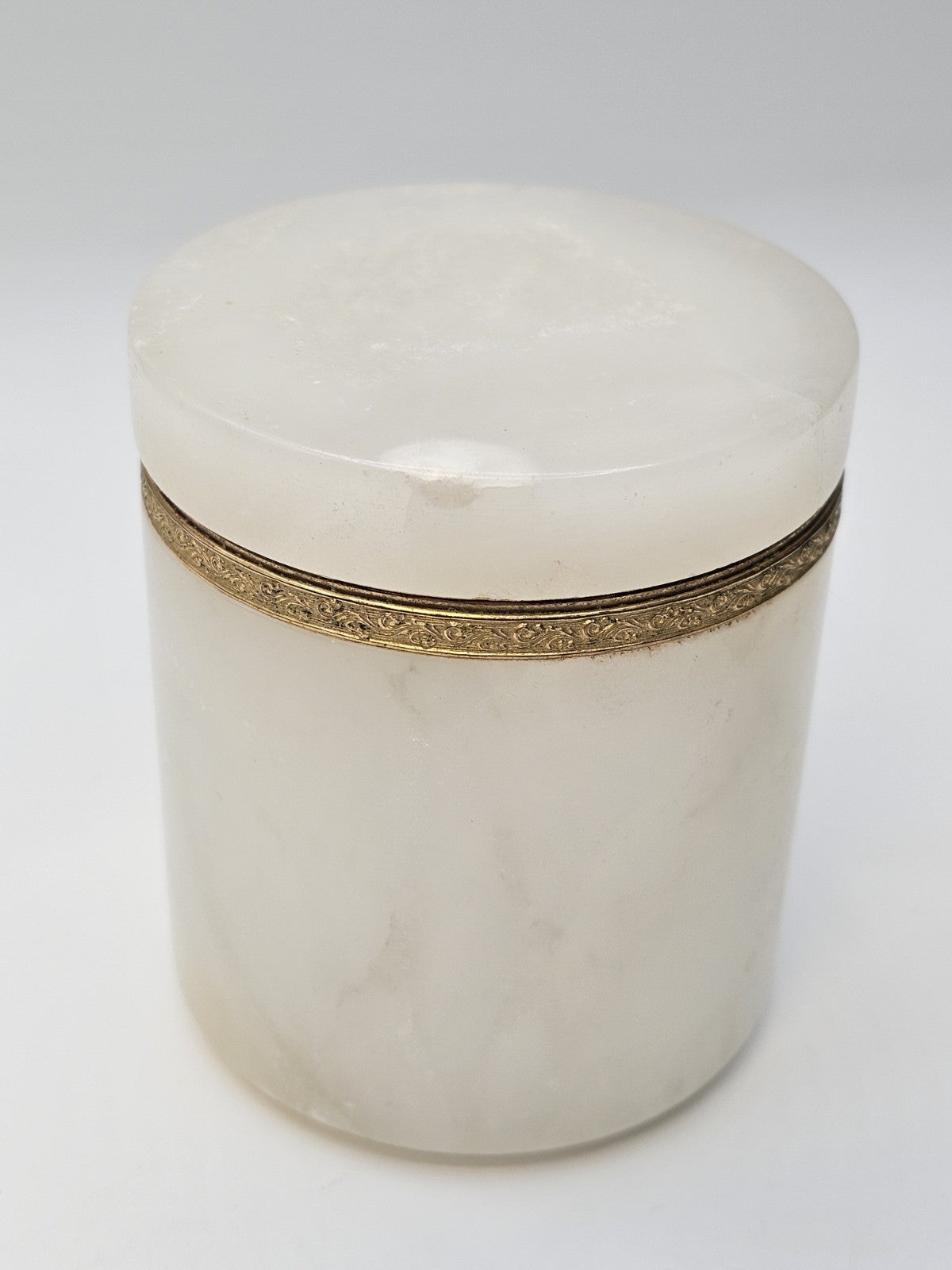 Vintage Italian White Opaline Round Cigarette Trinket Box & 4 Ashtray Coasters