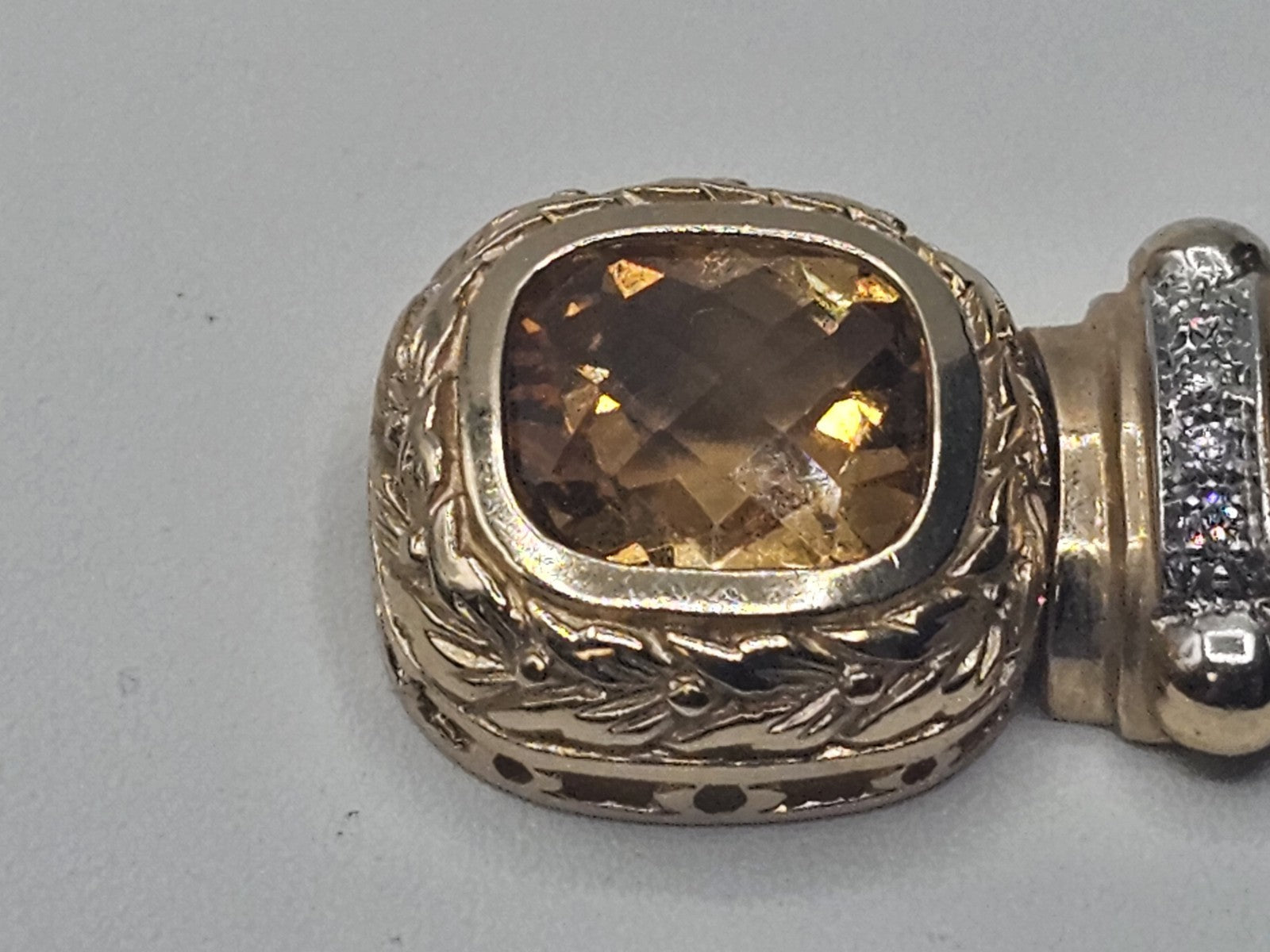 14k Yellow Gold Citrine Pendant W 4 Clear Stones 5.9 Grams 1.25 Inches Long 