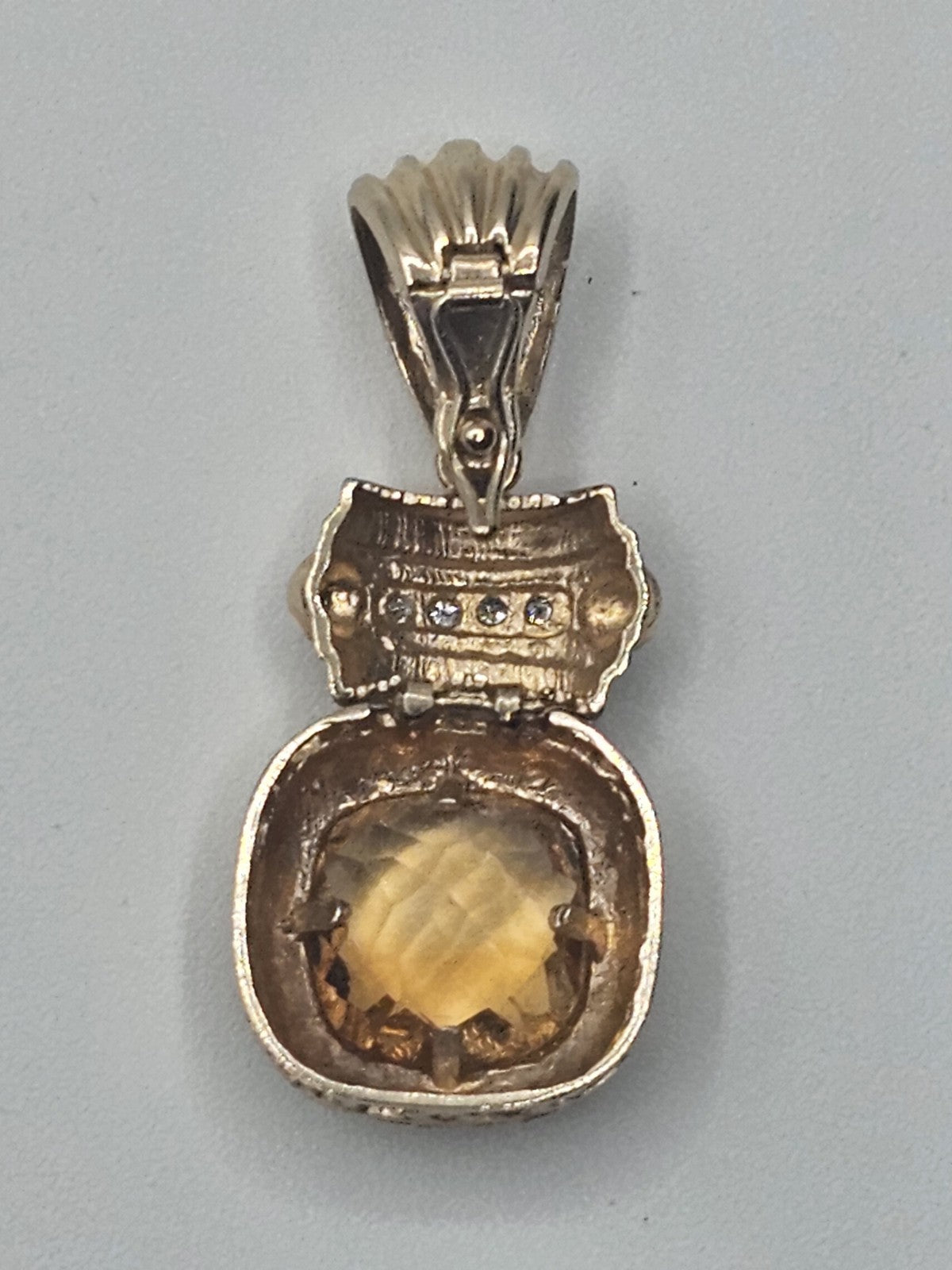 14k Yellow Gold Citrine Pendant W 4 Clear Stones 5.9 Grams 1.25 Inches Long 