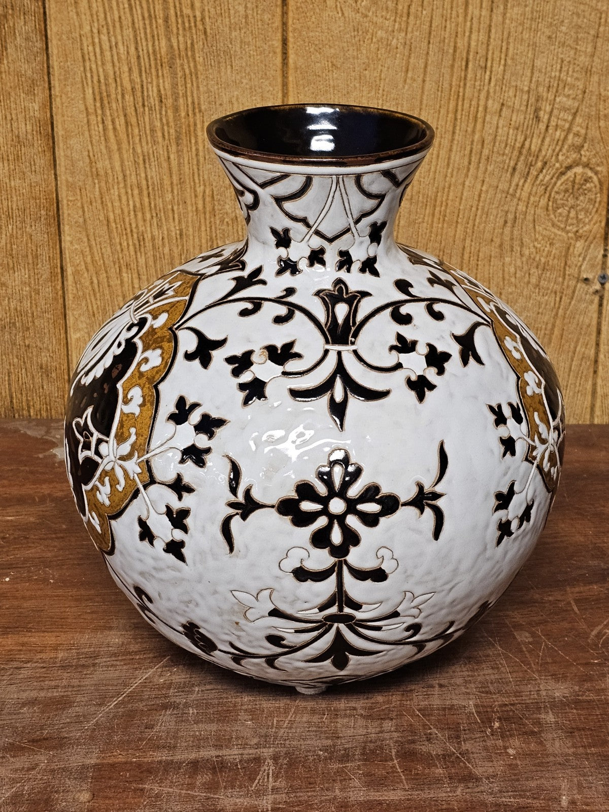 Maitland Smith Ceramic Porcelain Decorative Accent Vase 11.5 In T Brown & White
