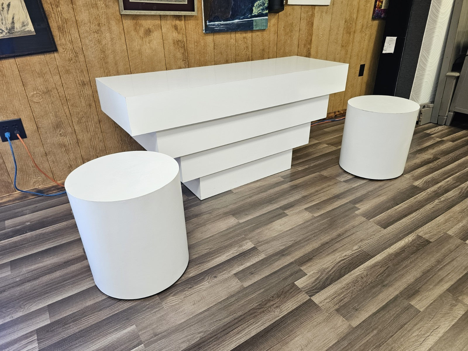 1980s Post Modern White Lacquer Photography Station W Cylinder Stools 