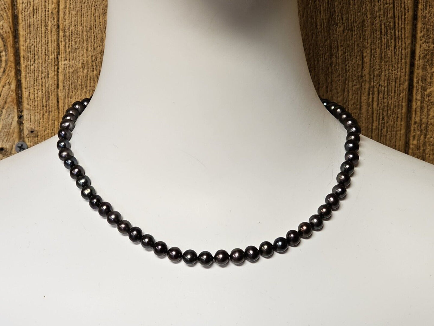 Vintage Dark Pearl Necklace Choker Iridescent 18 Inch Long With 14k Clasp