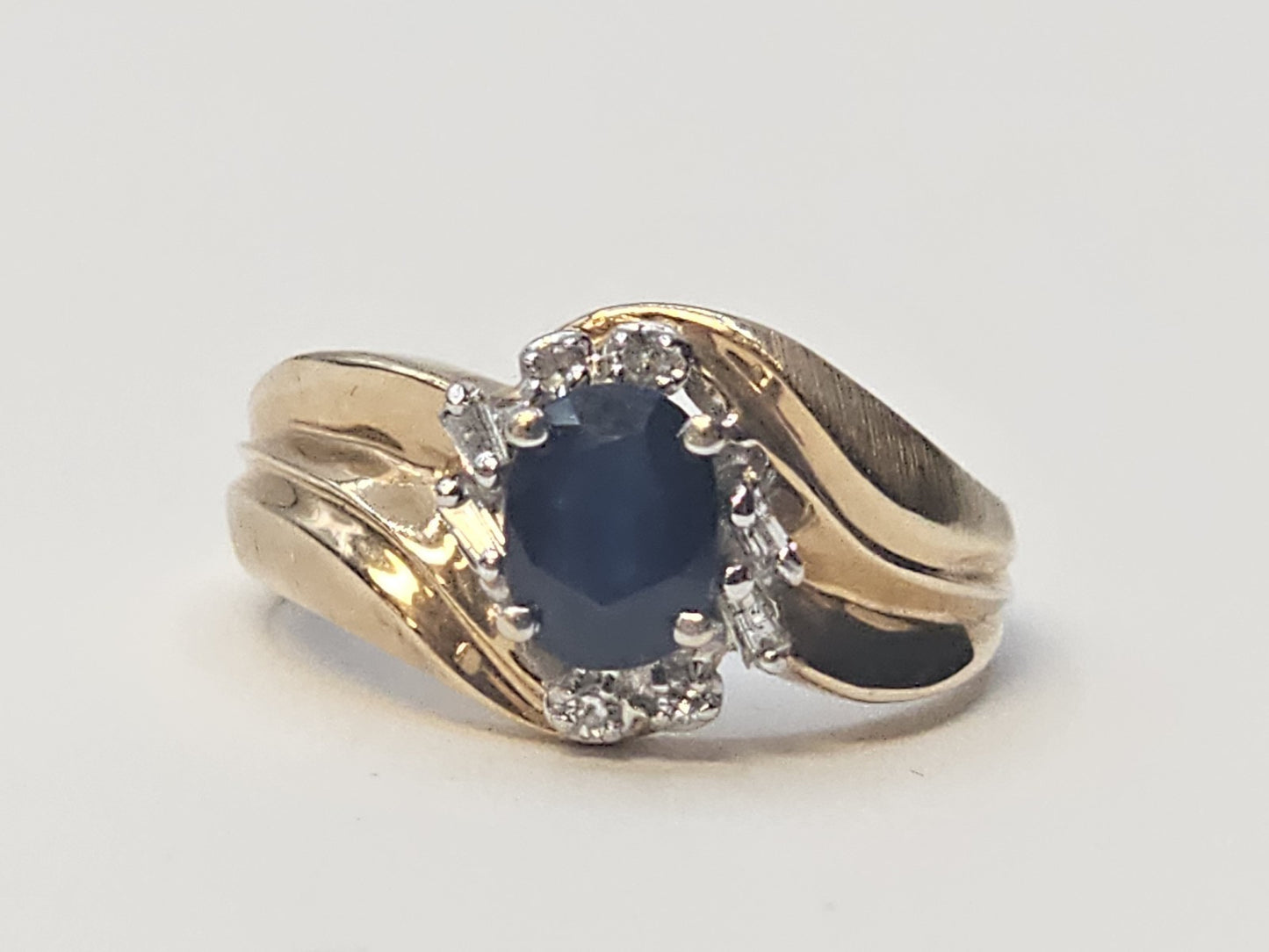 14k Yellow Gold Sapphire & Diamonds Statement Cocktail Size 6.25 Ring 3.9 Grams
