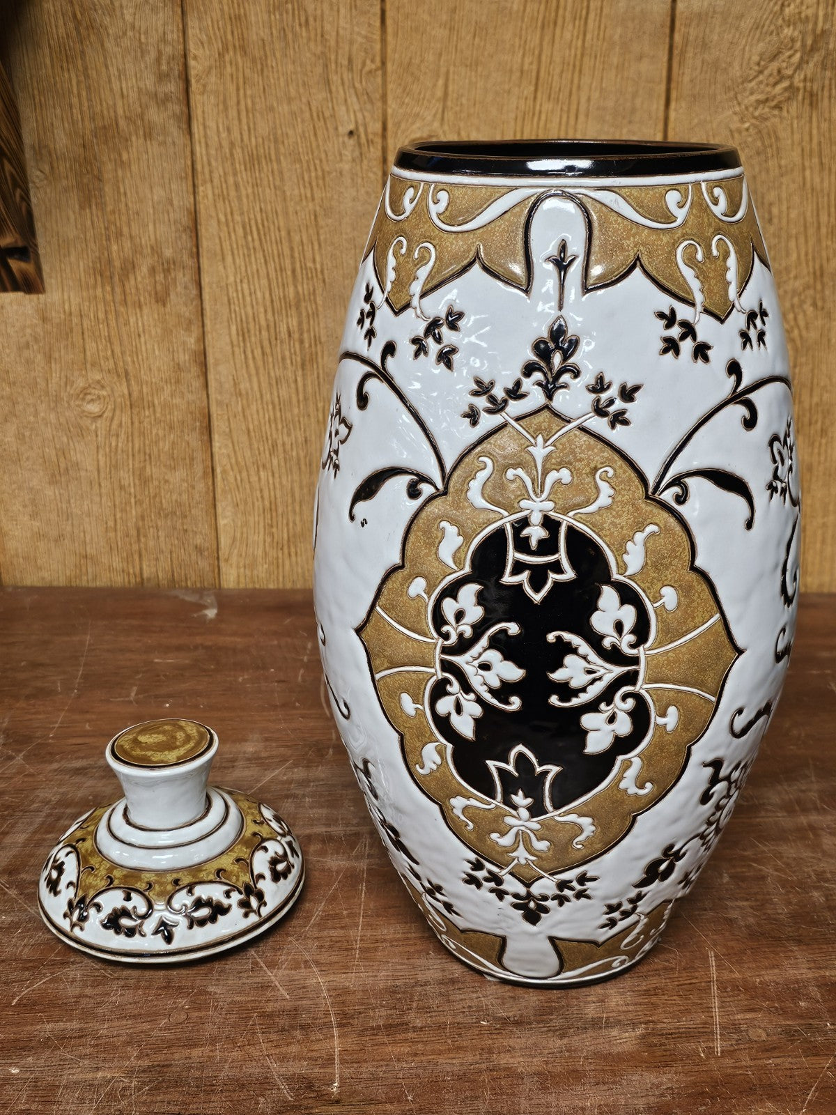 Maitland Smith Ceramic Porcelain Decorative Accent Vase Ginger Jar Urn 21.5 In T