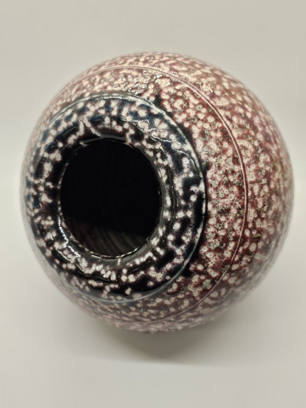 High Quality "Spongeware" Vase Iridescent Red White & Dark Blue Green 7" Tall