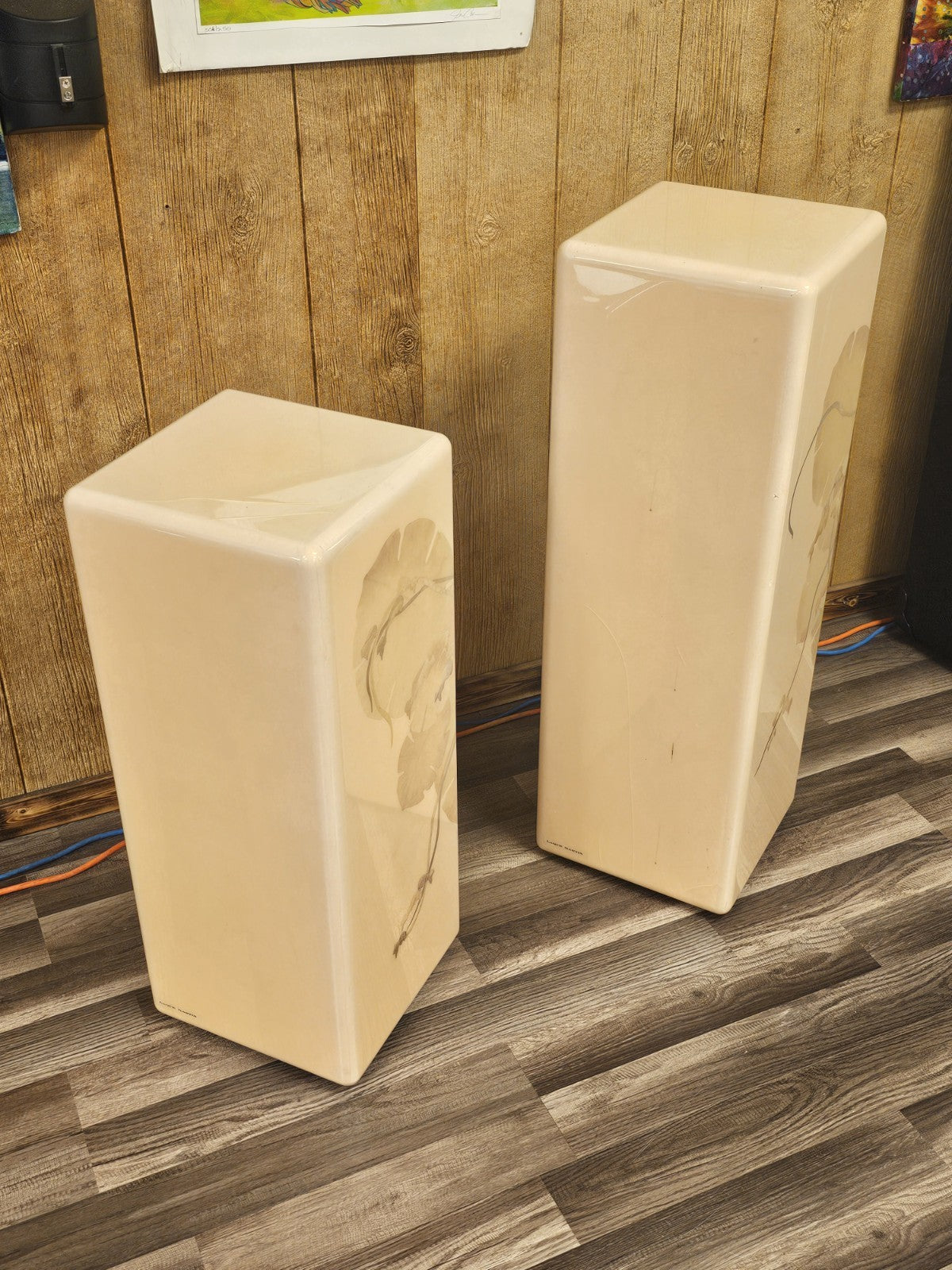 Vtg 1970s Post Modern Aldo Tura Style Laque Martin Lily Pad Pedestal Pair
