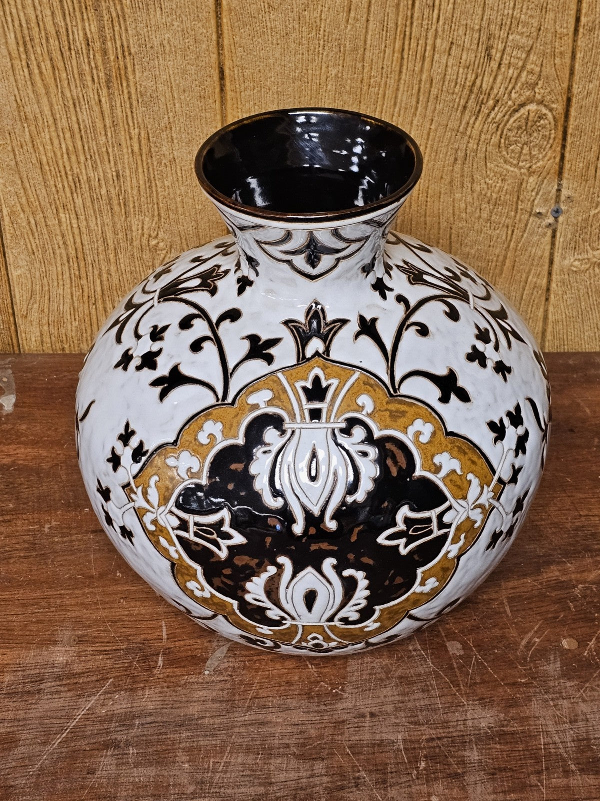 Maitland Smith Ceramic Porcelain Decorative Accent Vase 11.5 In T Brown & White