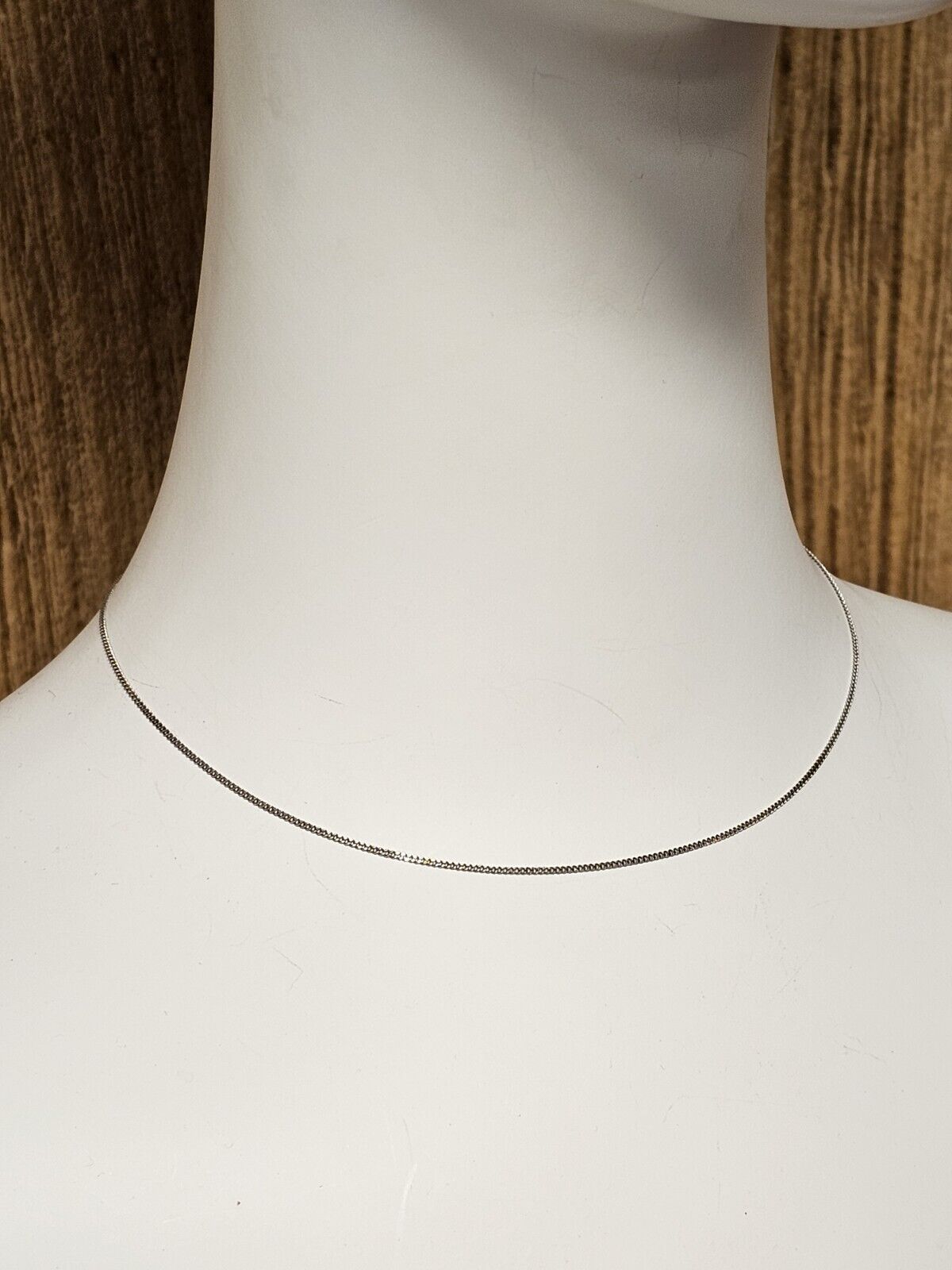 750 18K White Gold Choker 15.5 Inch Necklace 2.2 Grams