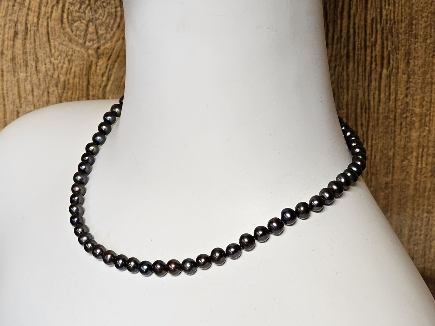 Vintage Dark Pearl Necklace Choker Iridescent 18 Inch Long With 14k Clasp