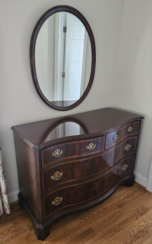 Hickory White Furniture Chippendale Style Mahogany Chest Of Drawers & Mirror