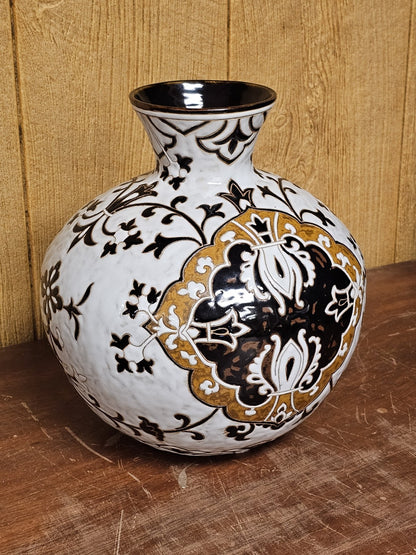 Maitland Smith Ceramic Porcelain Decorative Accent Vase 11.5 In T Brown & White