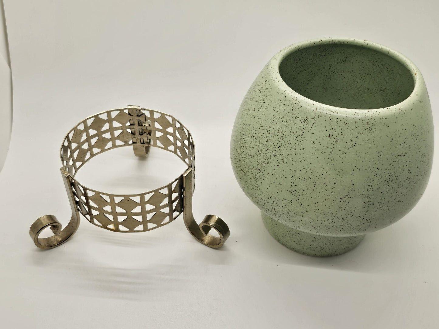 Stanford Sebring Pottery Atomic Age MCM Vase With Tripod Vase Mint Green