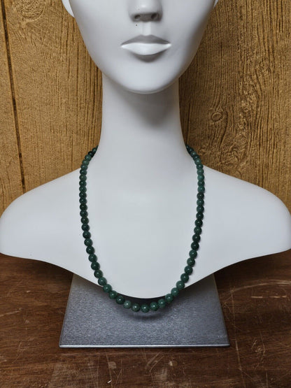 Beautiful Chinese Vintage Green Jade Bead Necklace 25 Inches Silver Screw Clasp