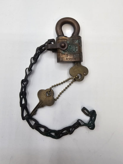 Pair Of Antique WW1 WW2 Eagle US Navy Padlocks With 2 Keys Each 