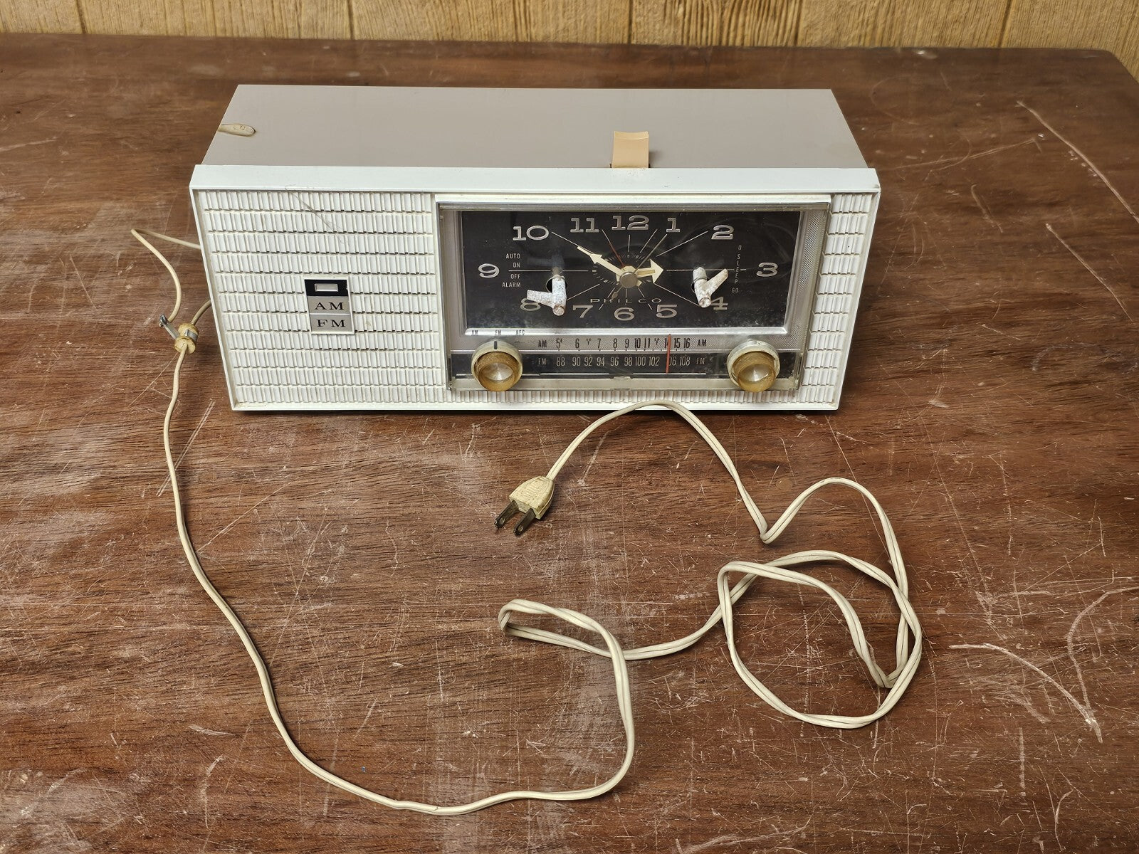 Vtg MCM Philco Clock Radio Model L799 In Working Order
