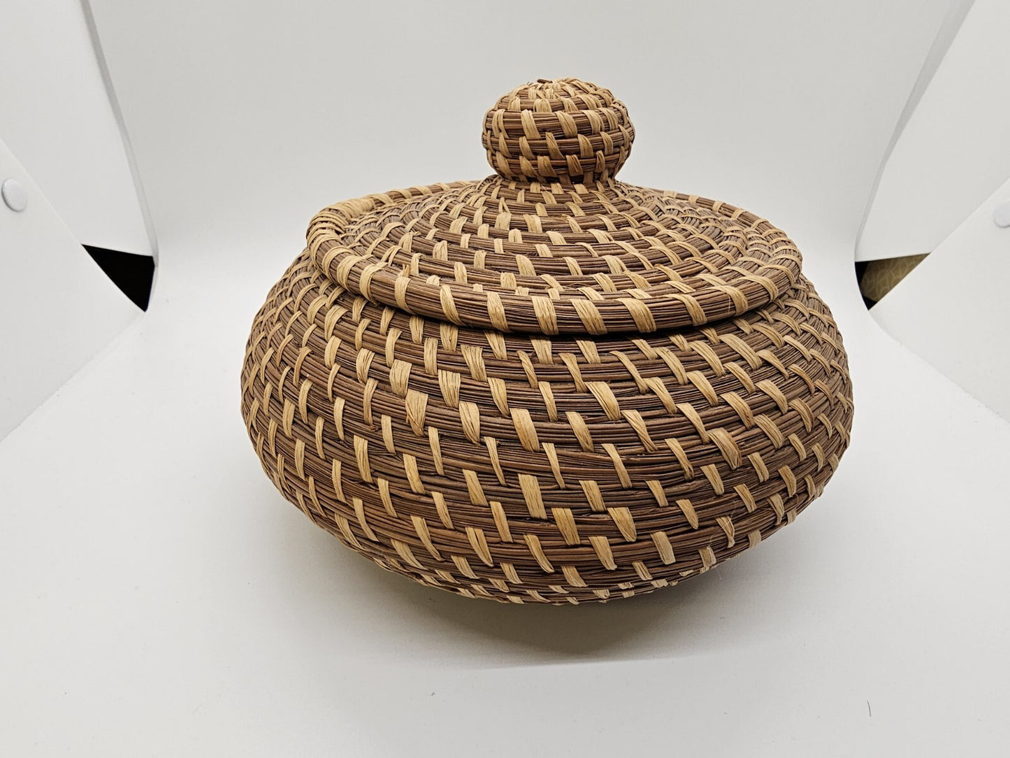 Native American Pine Needle Spiral Lidded Basket Great Quality 5" Tall X 7" Wide
