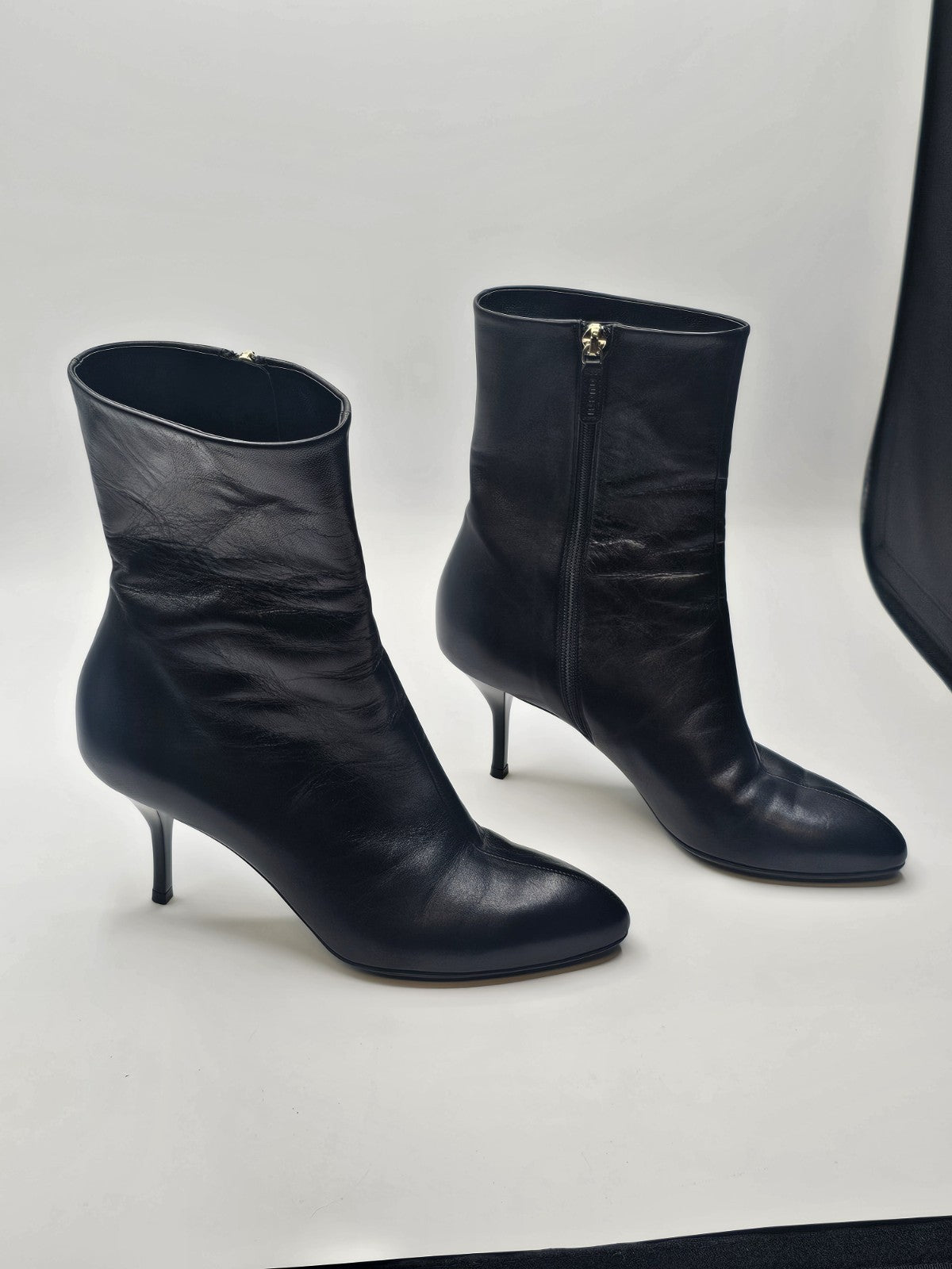 Gucci 246688 Black Leather Zip Up Ankle Boots Size 36.5 Used