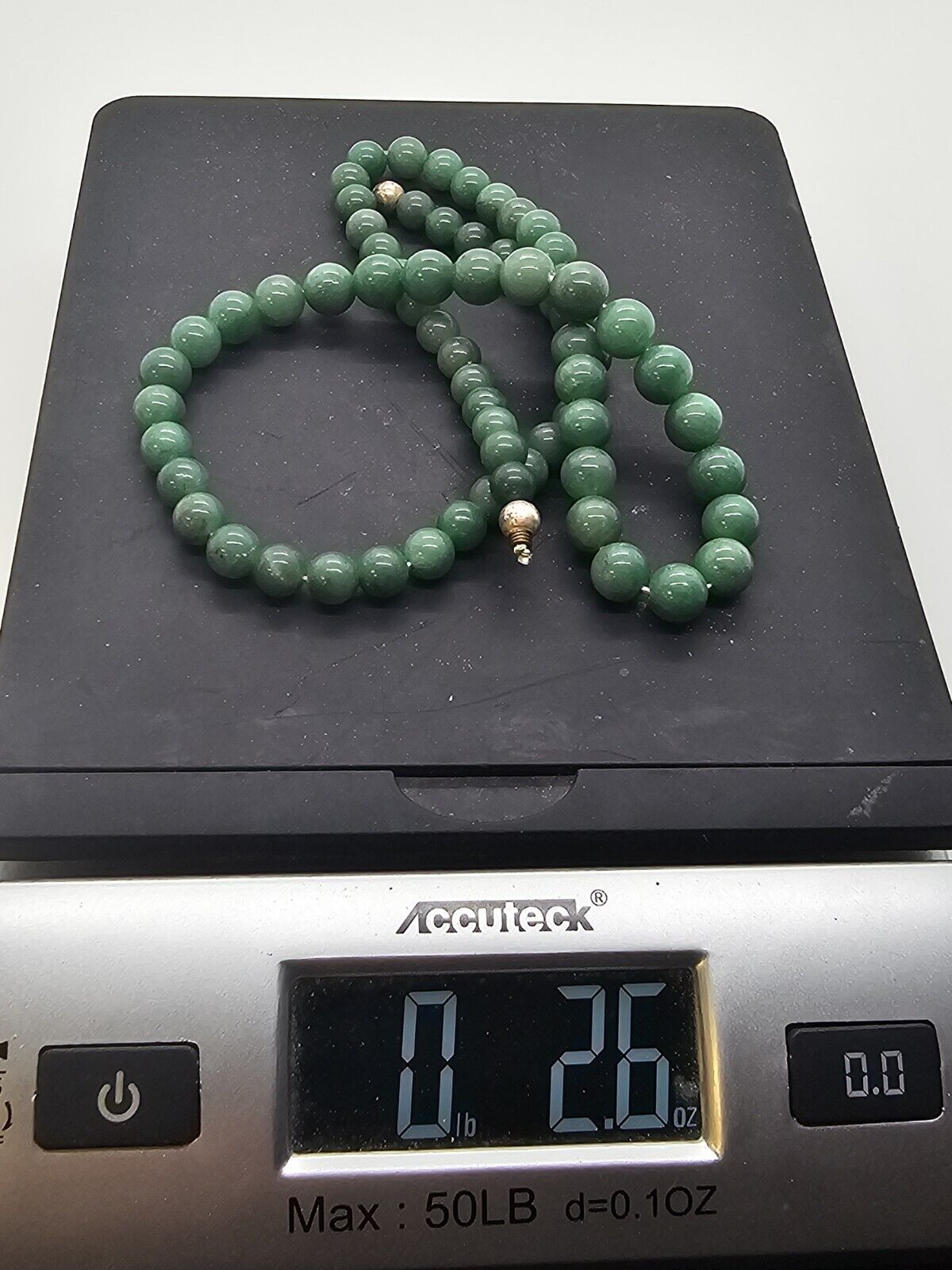 Beautiful Chinese Vintage Green Jade Bead Necklace 25 Inches Silver Screw Clasp