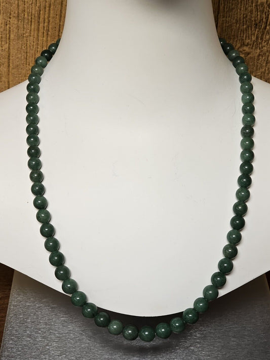 Beautiful Chinese Vintage Green Jade Bead Necklace 25 Inches Silver Screw Clasp