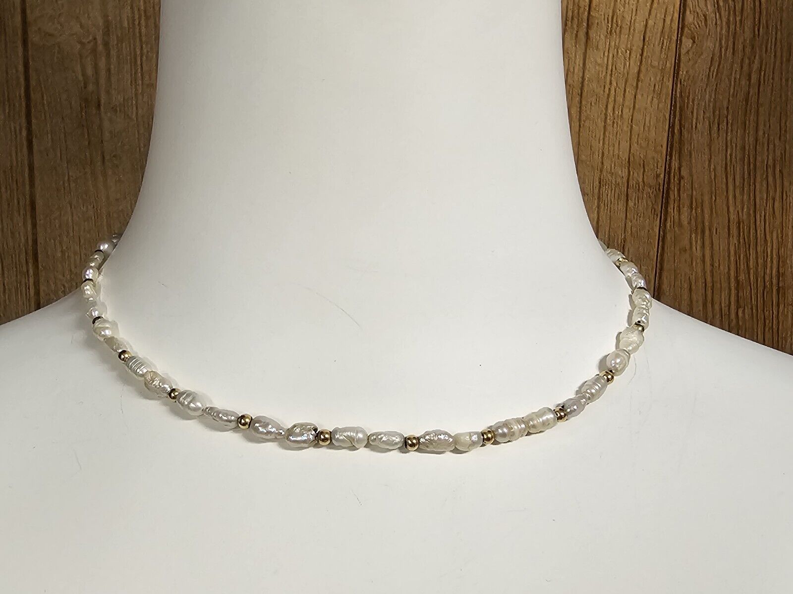 Vtg Freshwater Pearl Necklace Choker 16 Inch Long Gold? With Nice Clasp