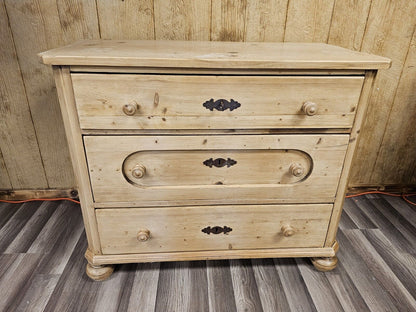 Reproduction English Antique Pine Chest Of 3 Drawers By Great British Pine Mine