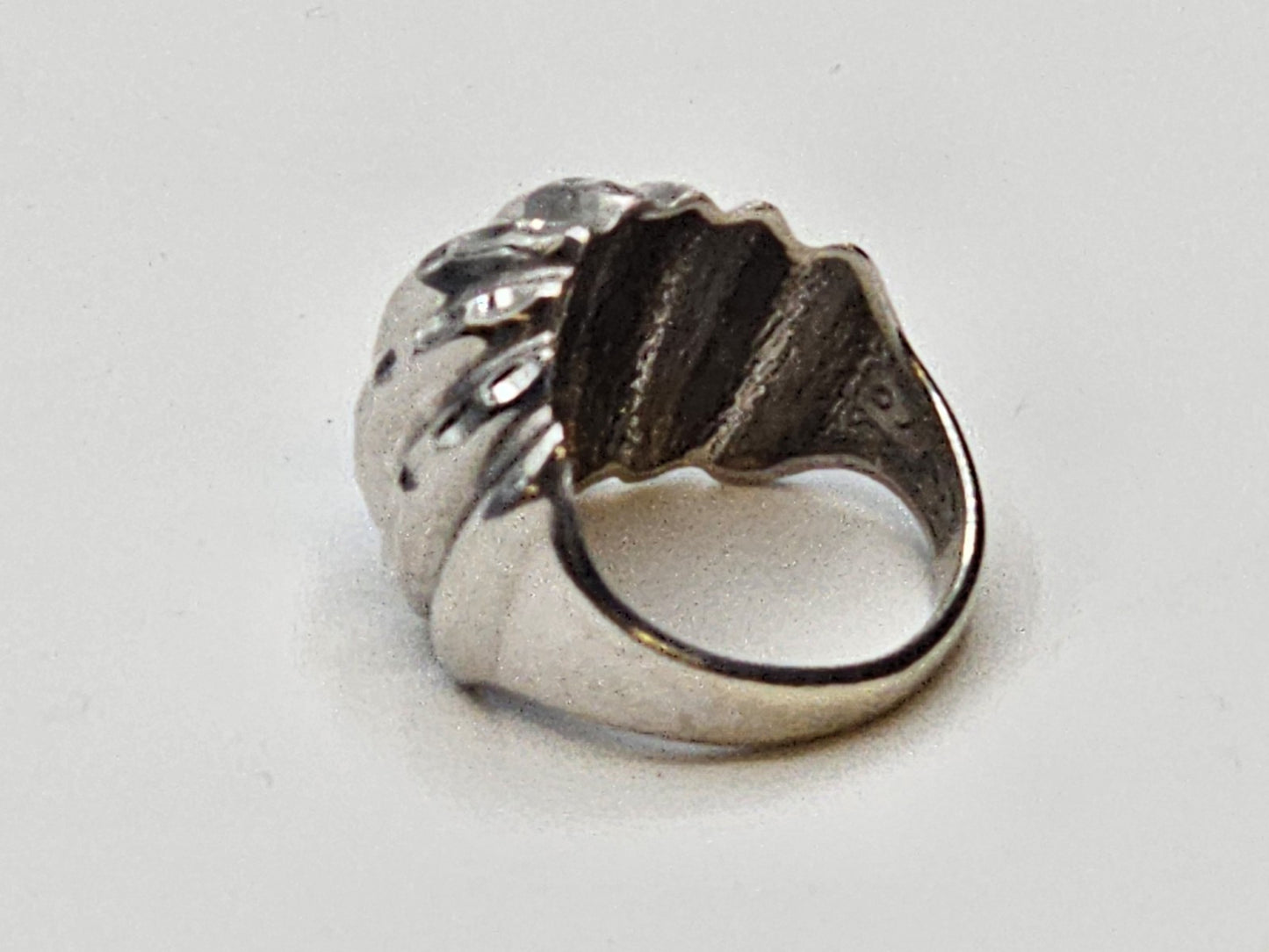 14k White Gold Ribbed Dome Ring 5 Grams Size 5 - 5.25 No Stones Makers Mark