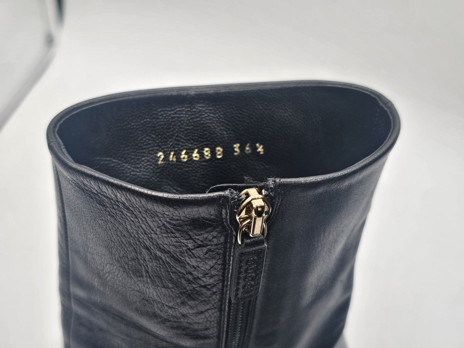 Gucci 246688 Black Leather Zip Up Ankle Boots Size 36.5 Used
