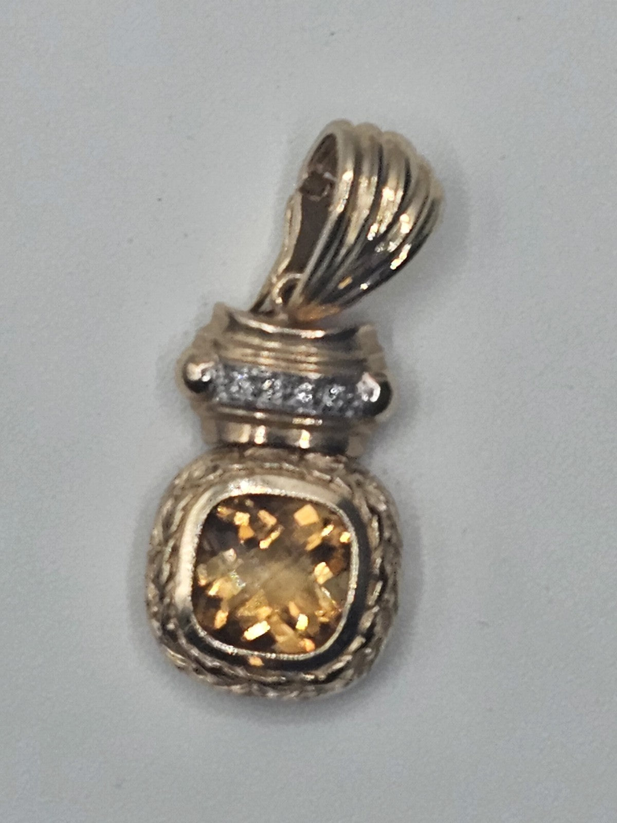14k Yellow Gold Citrine Pendant W 4 Clear Stones 5.9 Grams 1.25 Inches Long 