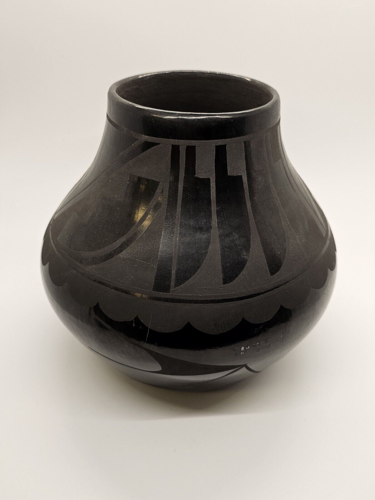 Cynthia Starflower San Ildefonso Pueblo Pottery Blackware Pottery Vase 7 In Tall