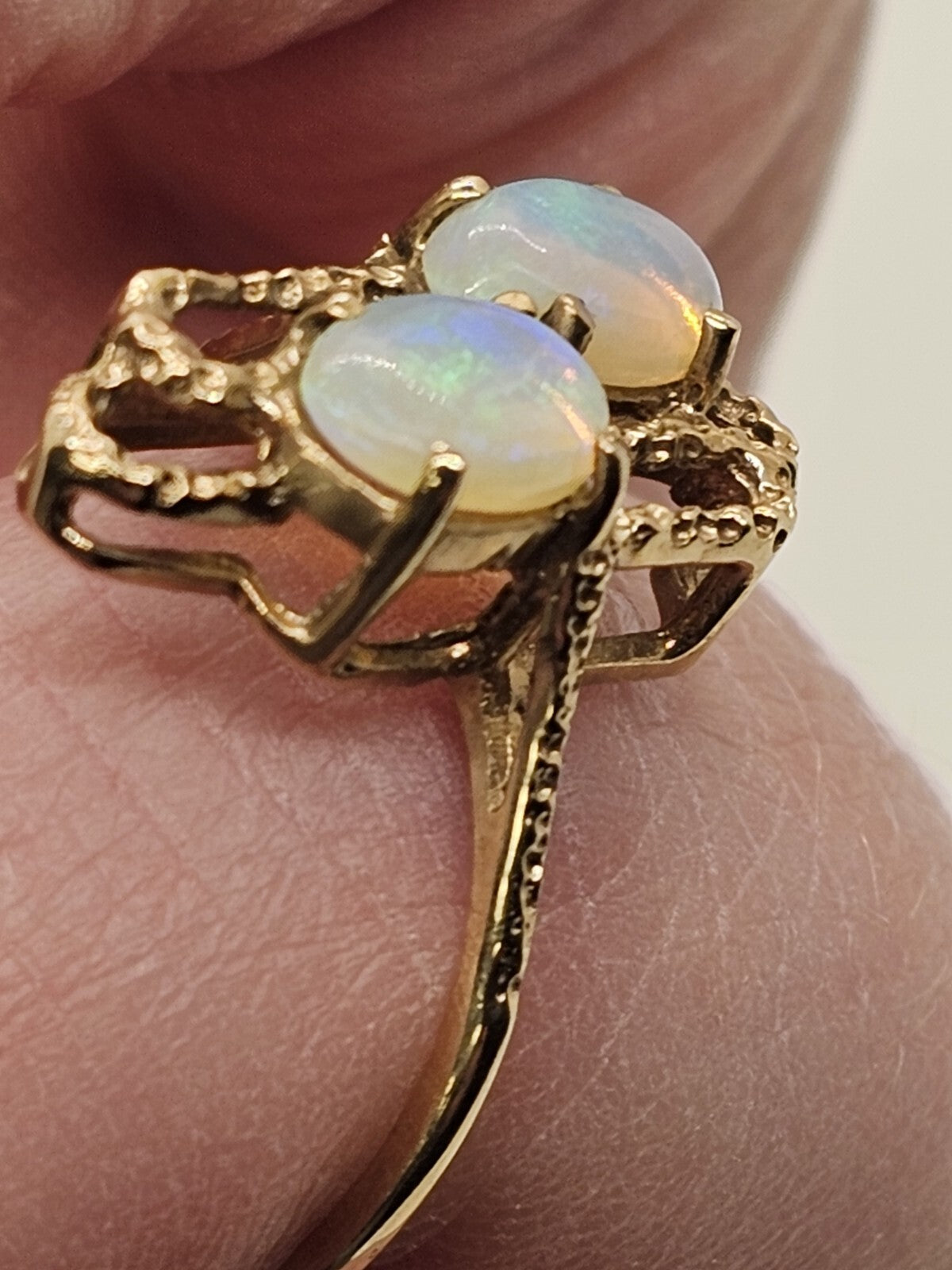 Vtg 10k Yellow Gold Ring With 2 Oval Opals Size 6.5-7, 1.99 Grams Cocktail Ring