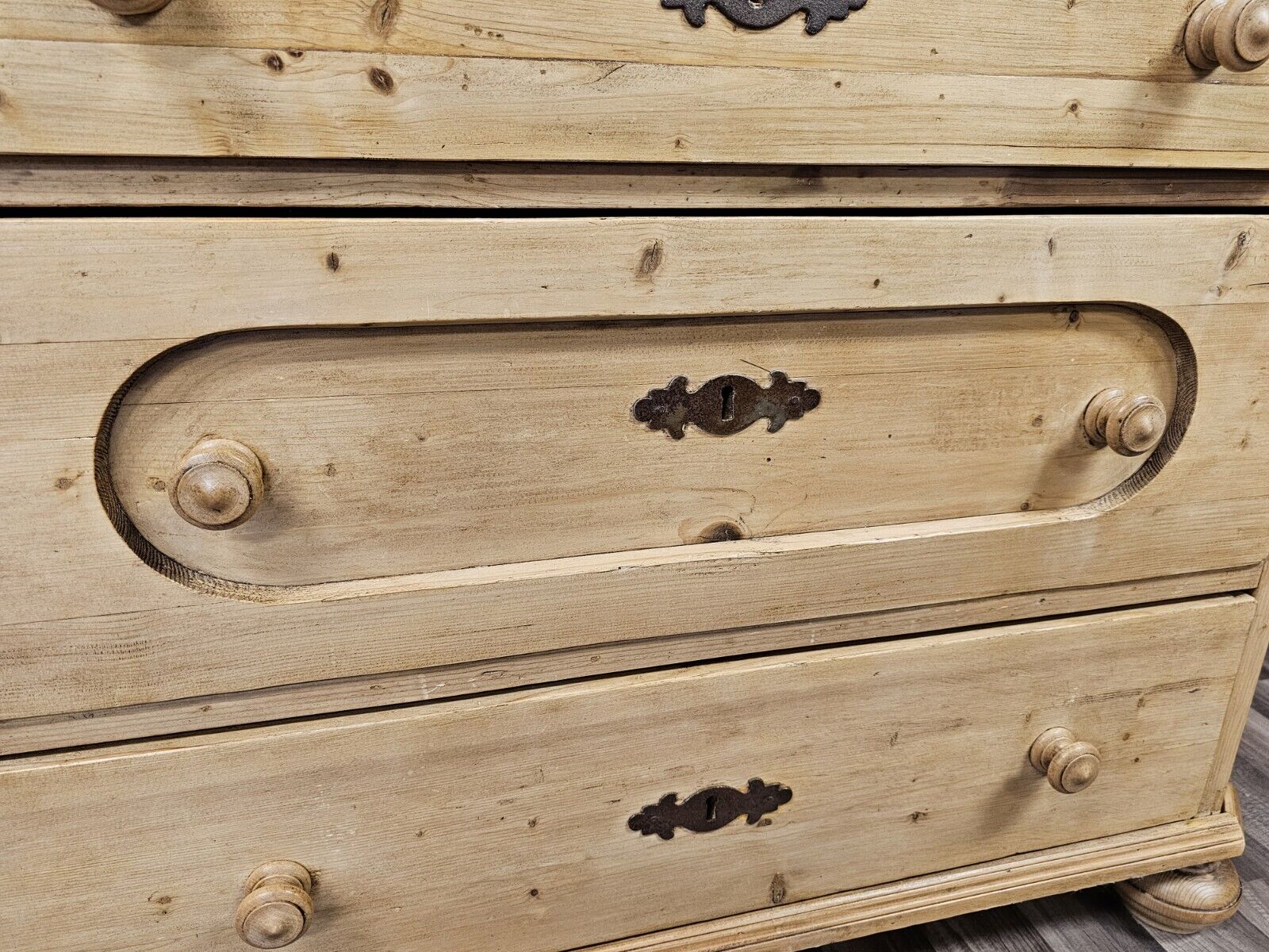 Reproduction English Antique Pine Chest Of 3 Drawers By Great British Pine Mine