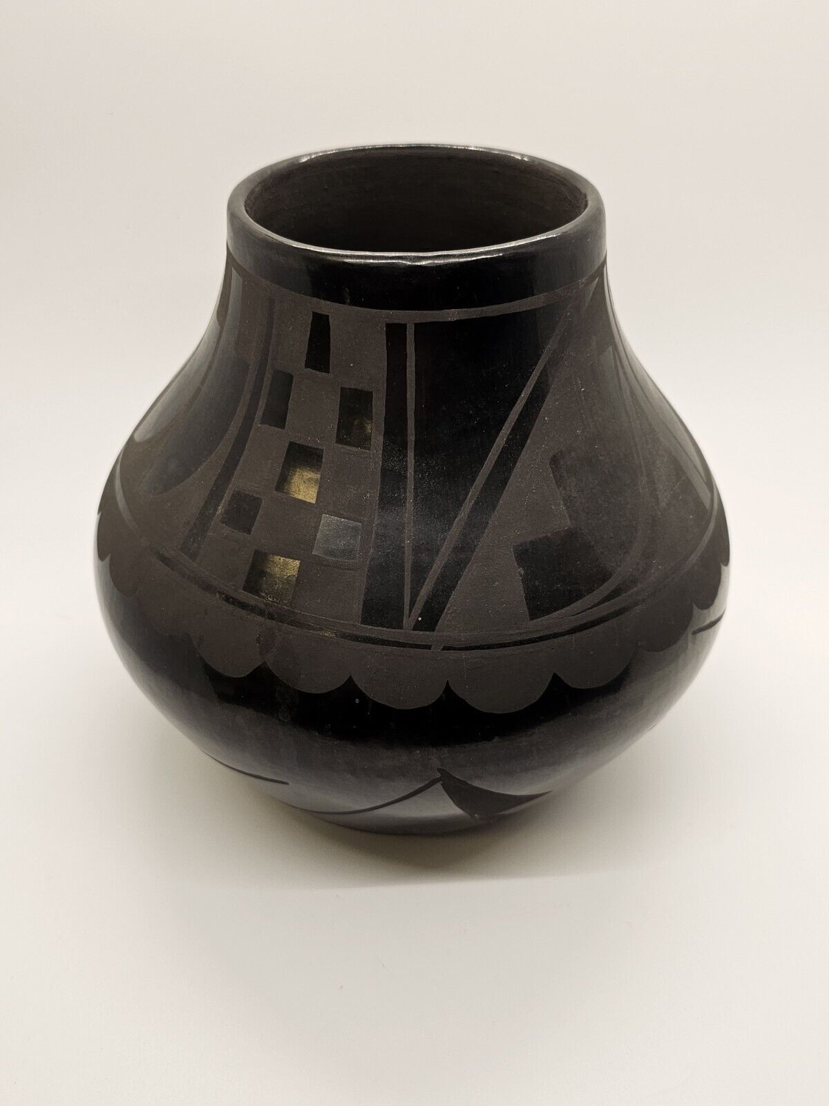 Cynthia Starflower San Ildefonso Pueblo Pottery Blackware Pottery Vase 7 In Tall