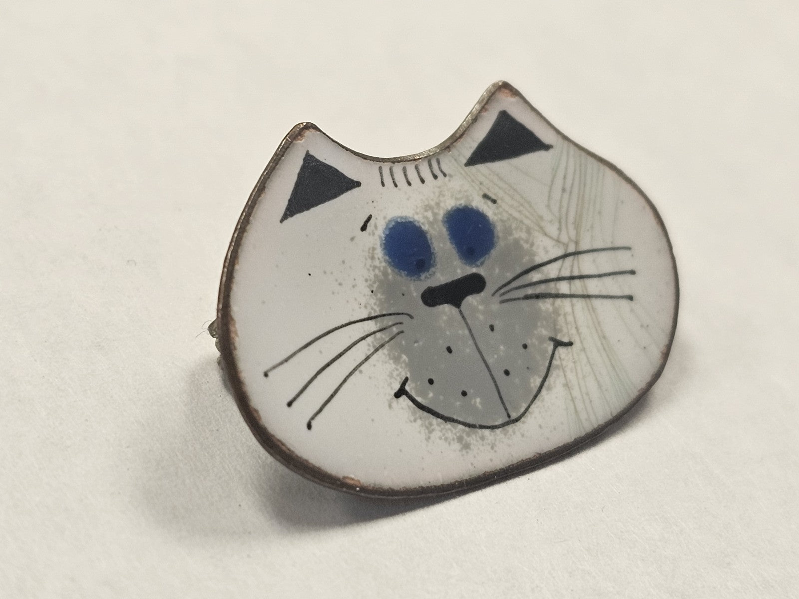 Vtg Nanci Mid Century Enamel On Copper Pin Brooch White Cat Face MCM Signed