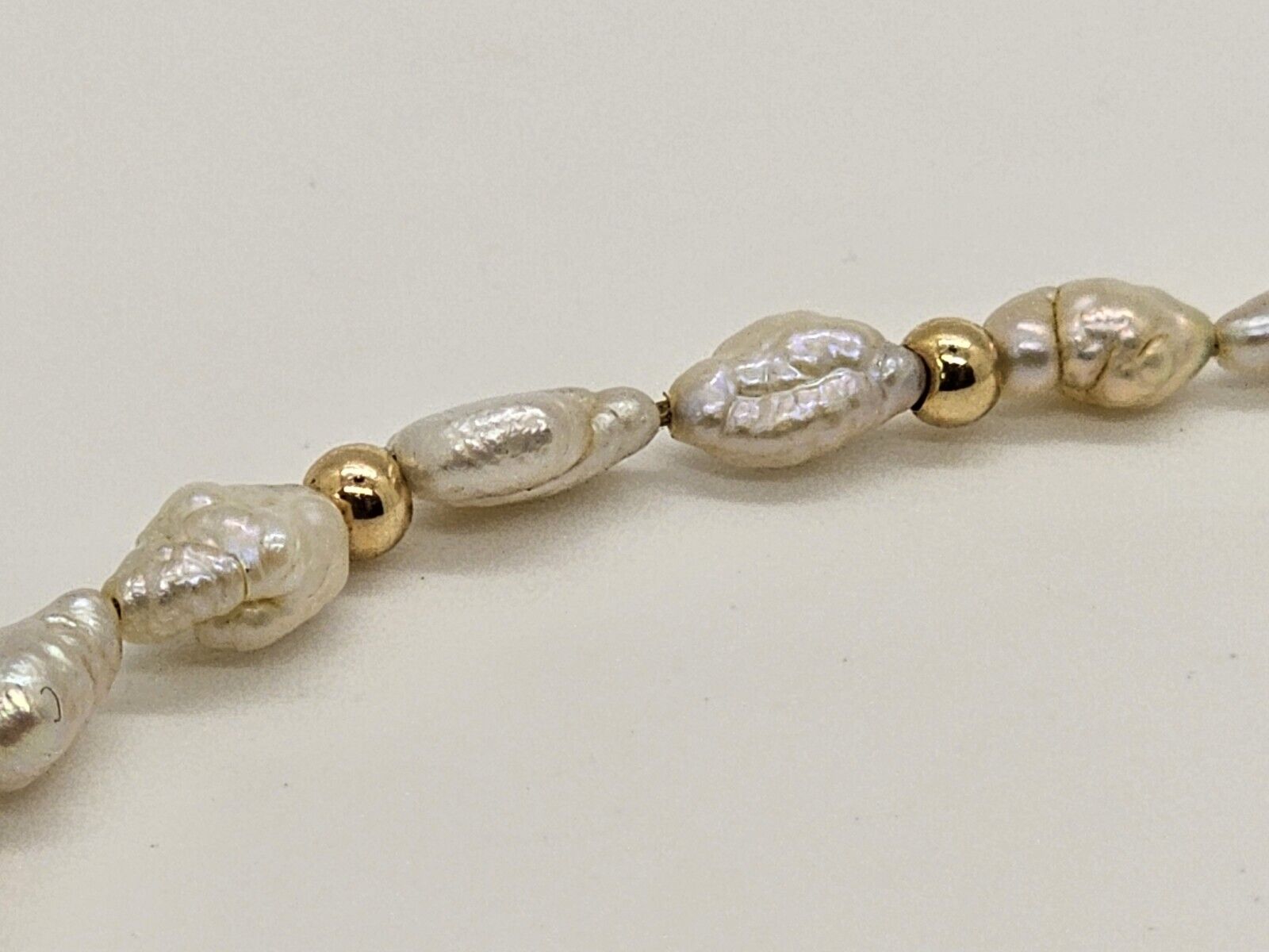 Vtg Freshwater Pearl Necklace Choker 16 Inch Long Gold? With Nice Clasp