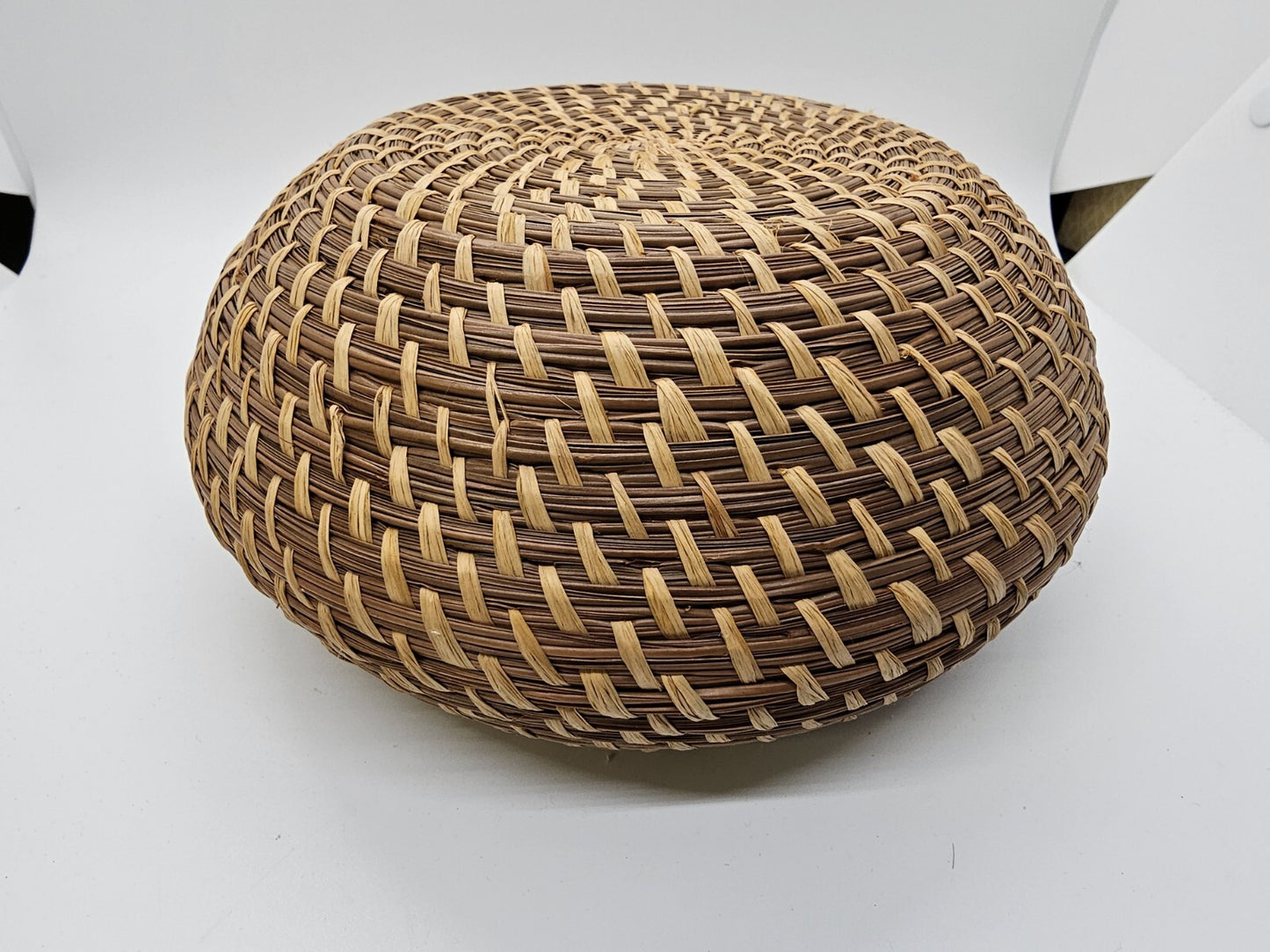 Native American Pine Needle Spiral Lidded Basket Great Quality 5" Tall X 7" Wide