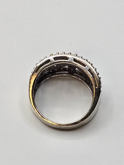 14K White Gold Floral Diamond Cocktail Ring Size 5.5 Clear Stones 6 Grams