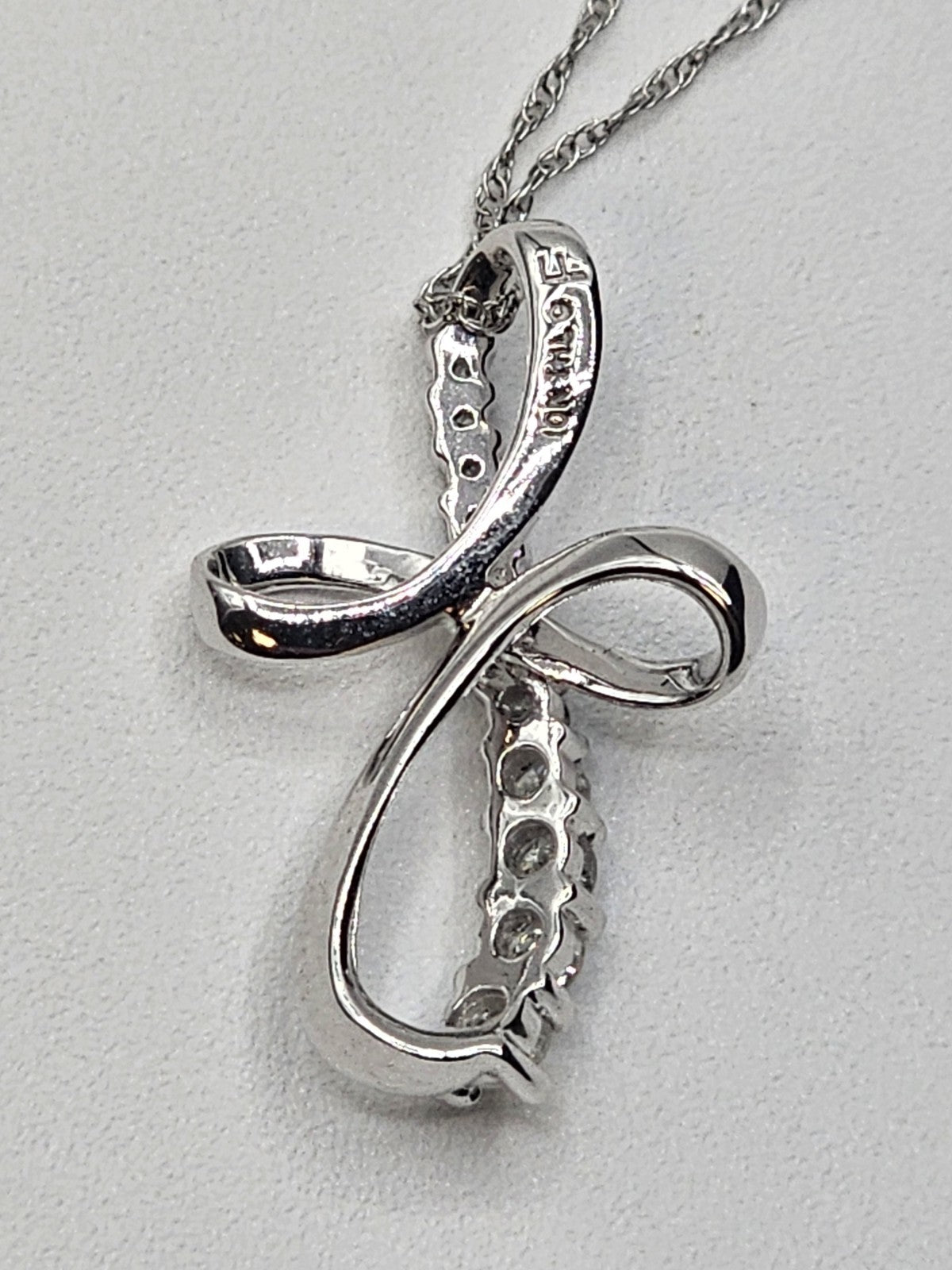 10k White Gold Cross Pendant & 10k White Gold Necklace W 8 Clear Stones 18 In