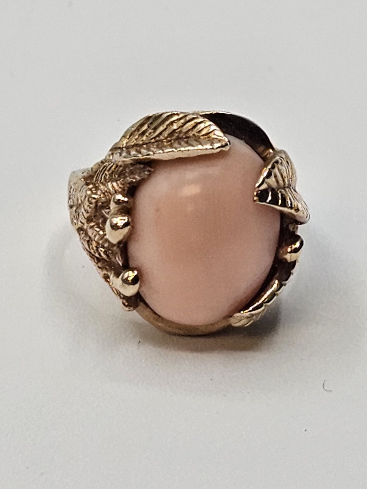 Vtg Nikko 14K Yellow Gold Angel Skin Coral Cocktail Ring Size 6 Appx 11 Grams