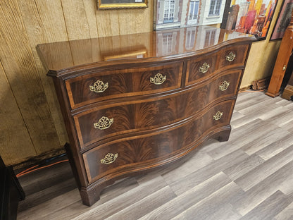 Hickory White Furniture Chippendale Style Mahogany Chest Of Drawers & Mirror